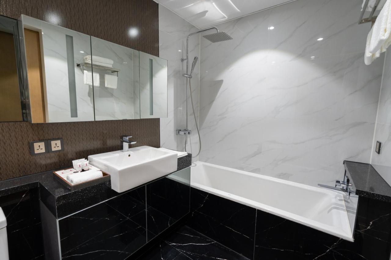 אנגלס One Euphoria Luxe Hotel מראה חיצוני תמונה
