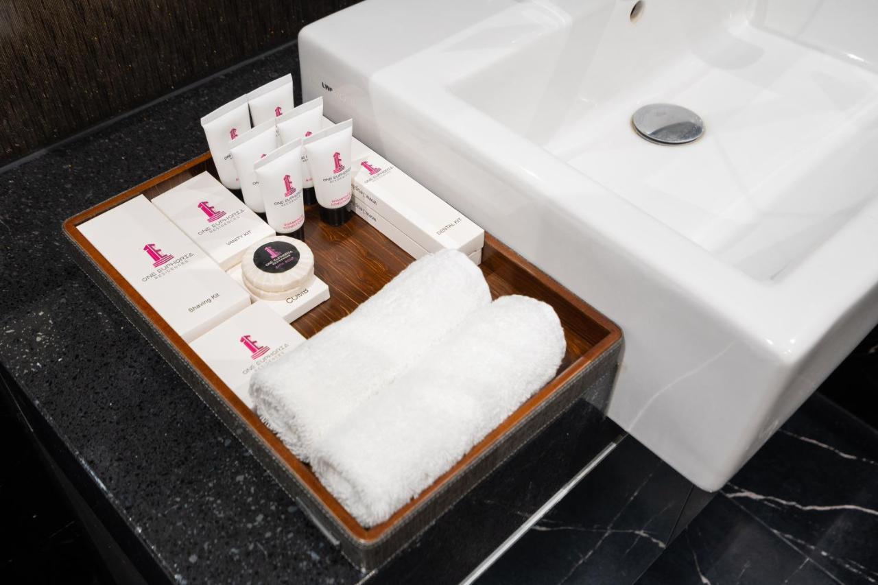 אנגלס One Euphoria Luxe Hotel מראה חיצוני תמונה
