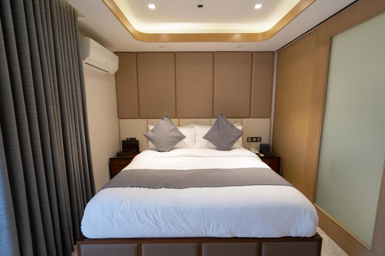 אנגלס One Euphoria Luxe Hotel מראה חיצוני תמונה